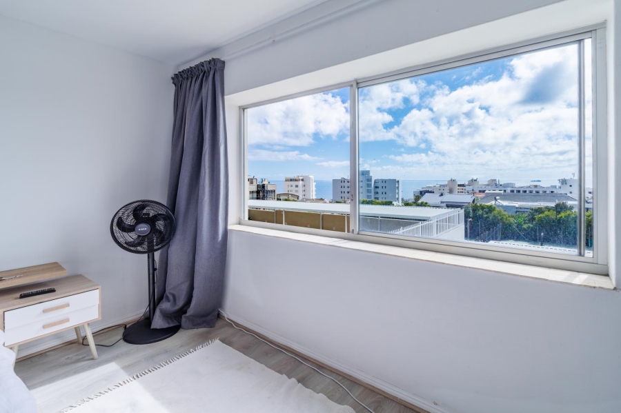 To Let 2 Bedroom Property for Rent in Bantry Bay Western Cape